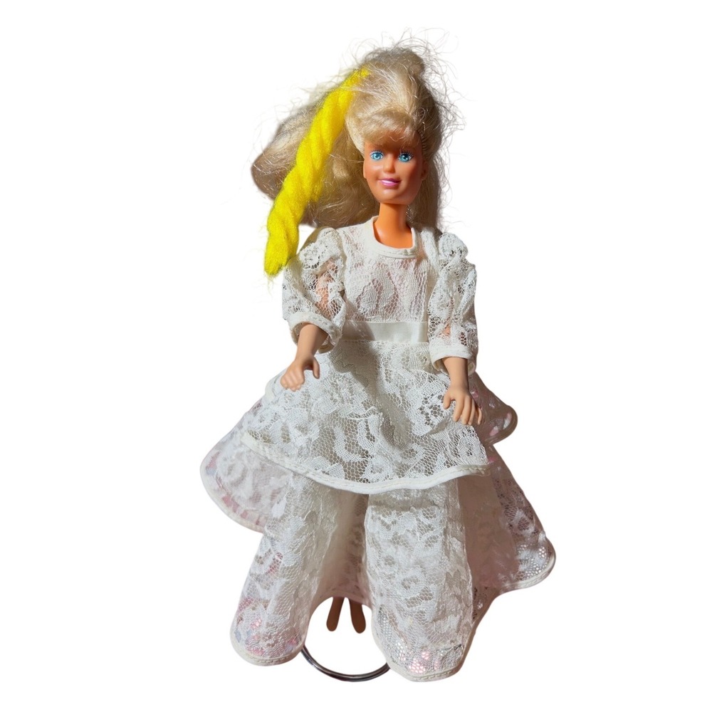 1988 Hasbro Barbie Doll White Lace Outfit Fashion Doll Play Toy